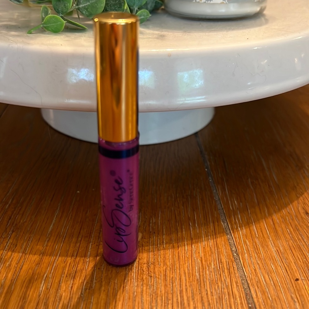 Berry Blast Gloss
